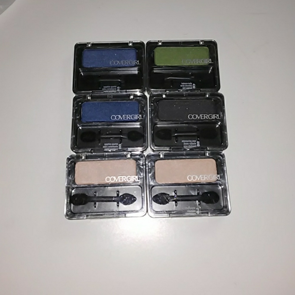 A bundle of single eyeshadow